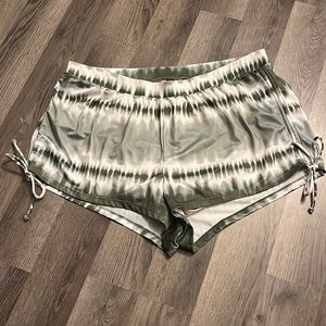 Swim by Cacique Lane Bryant Black Swim Shorts sz 14 women Green Tie Dye